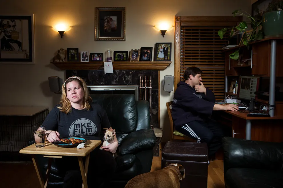 Cum arată masa de seară în 36 de locuinţe şi familii. Imagini emoţionante!