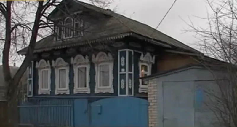 Mama şi-a lăsat fiica de 1 an singură în casă.Ce s-a întâmplat peste 10 ani când s-au văzut din nou 