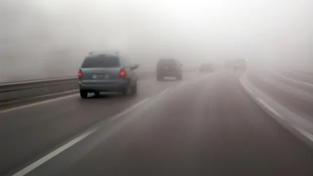 COD GALBEN de ceață, burniță și polei în 3 județe
