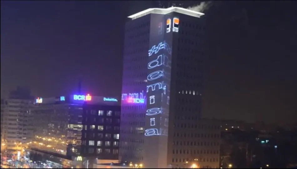 A fost chemat la Poliţie pentru "proiecții de lumini" în timpul protestelor din Piaţa Victoriei