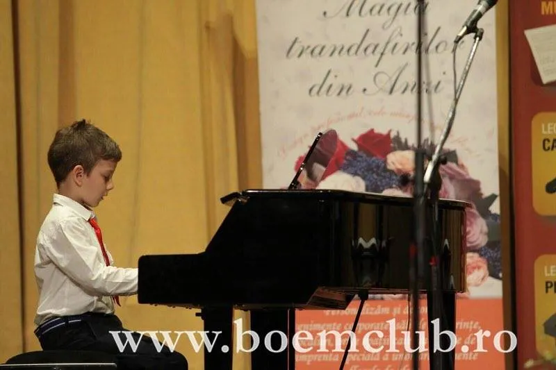Lecţiile de muzică au beneficii majore asupra dezvoltării copiilor şi tinerilor