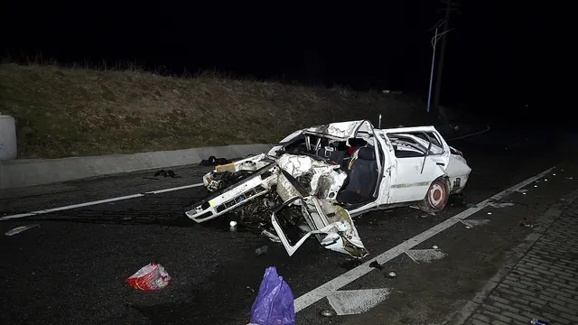 Tragedie cumplită pe şosea: doi morţi şi trei răniţi 