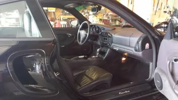 Cum arată un Porsche 911 Turbo ce are aproape 1 milion de km la bord. Îl vinde pe un preţ de nimic