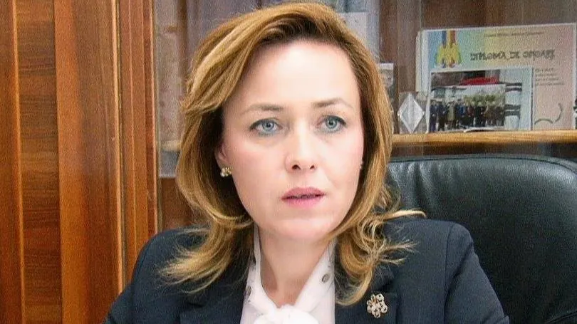 Politicienii, încurcaţi în declaraţii: Sms-ul buclucaş şi bugetul Camerei Deputaţilor