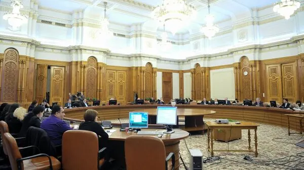 Scandal în Comisia Juridică a Senatului. Reprezentanta P.General, dată afară. OUG 14, adoptată