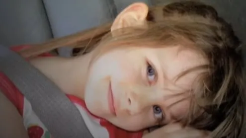 Avea doar 6 ani când a murit. După 3 zile, mama a găsit ASTA în sertarul cu ciorapi. S-a prăbuşit!