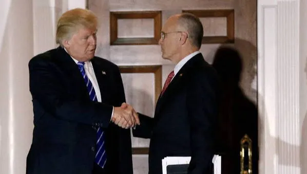 Încă o lovitură pentru Trump. Un miliardar nominalizat în administrația sa renunță la candidatură