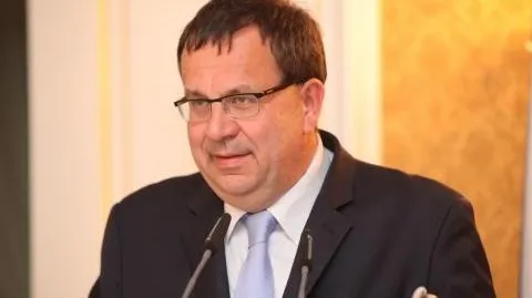 Ministru din Cehia, demis după ce a declarat că roamingul e "un lux"