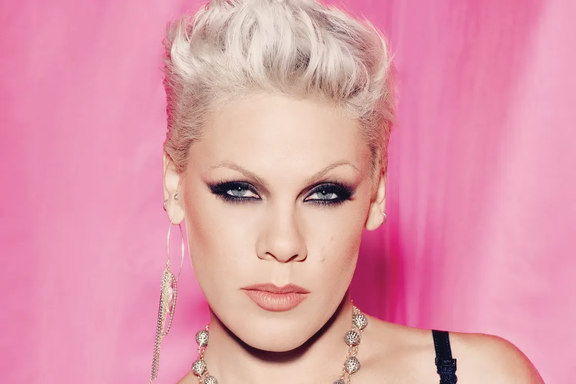 Super Bowl 2018. Pink va interpreta imnul național american