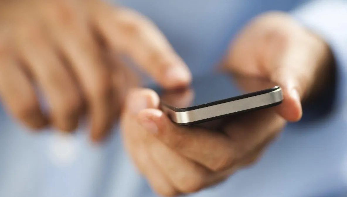 Plănuia să-şi ucidă soţia ca să rămână cu asigurarea de viaţa. A trimis un sms din greşeală 