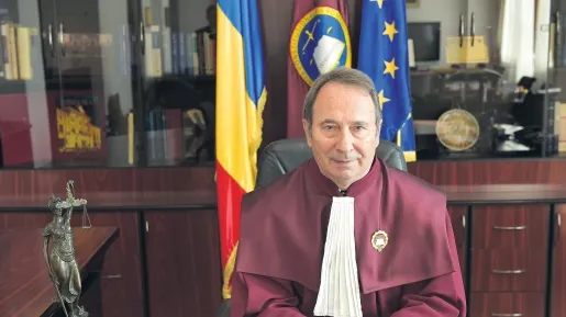 Valer Dorneanu, pensionar de lux la CCR: ia 30.000 de lei pe lună de la stat