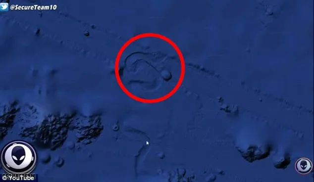 Au descoperit un OZN gigant pe fundul Oceanului. "Se mişcă în zig-zag"