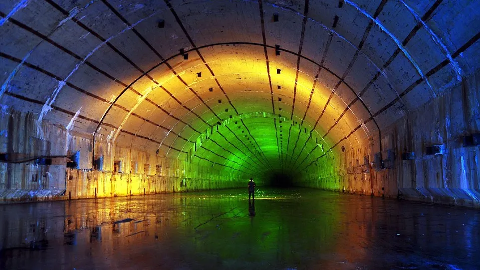 Așa arată bârlogul SECRET de submarine sovietice pe care Rusia îl poate activa în noul Război Rece