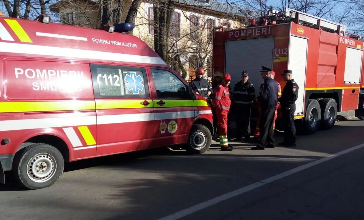 Două licee din Târgoviște, evacuate după o amenințare FALSĂ cu bombă. "Am fost chemați la negocieri"