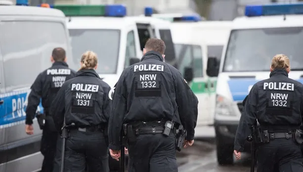 Alertă teroristă la un centru comercial în Germania. Doi suspecți reținuți 