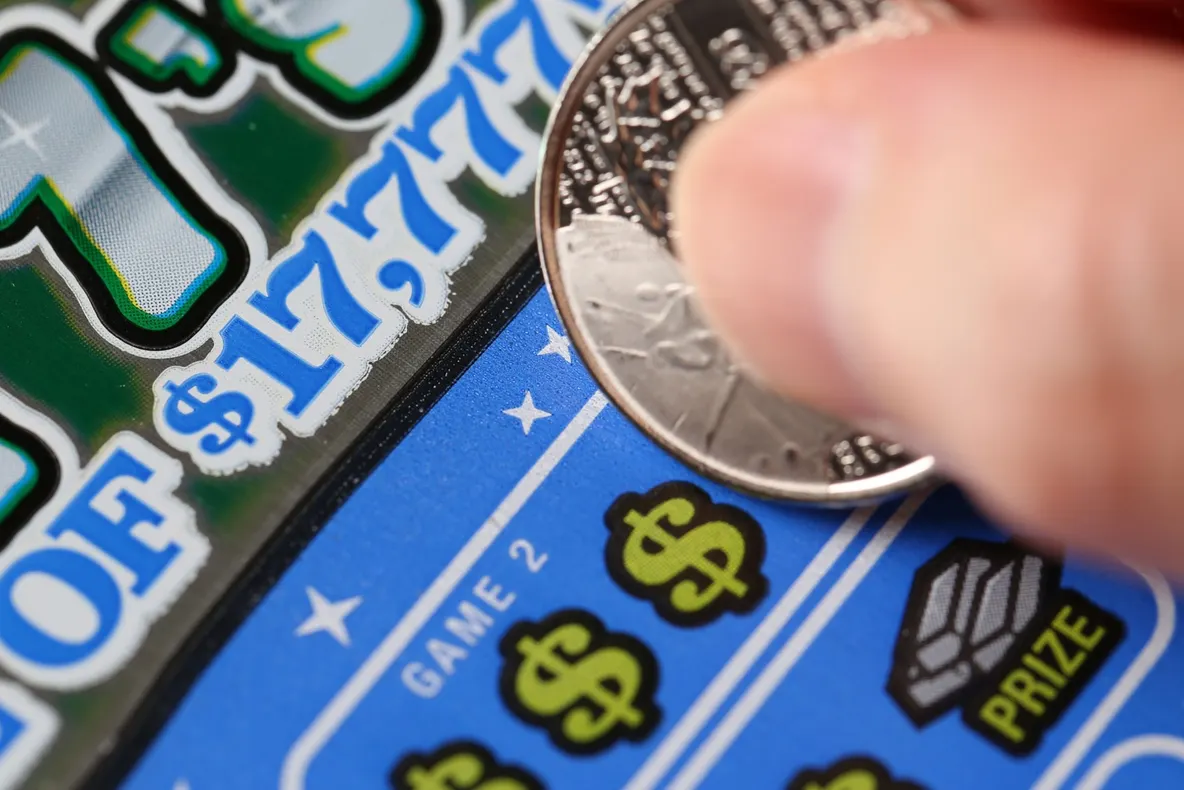 A câștigat o sumă uriașă la Loto. Ce a făcut cu banii? Incredibil