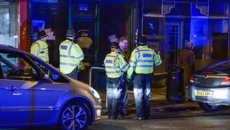 Teroare la Londra. Raid nocturn al poliției: cel puțin 7 oameni au fost arestați