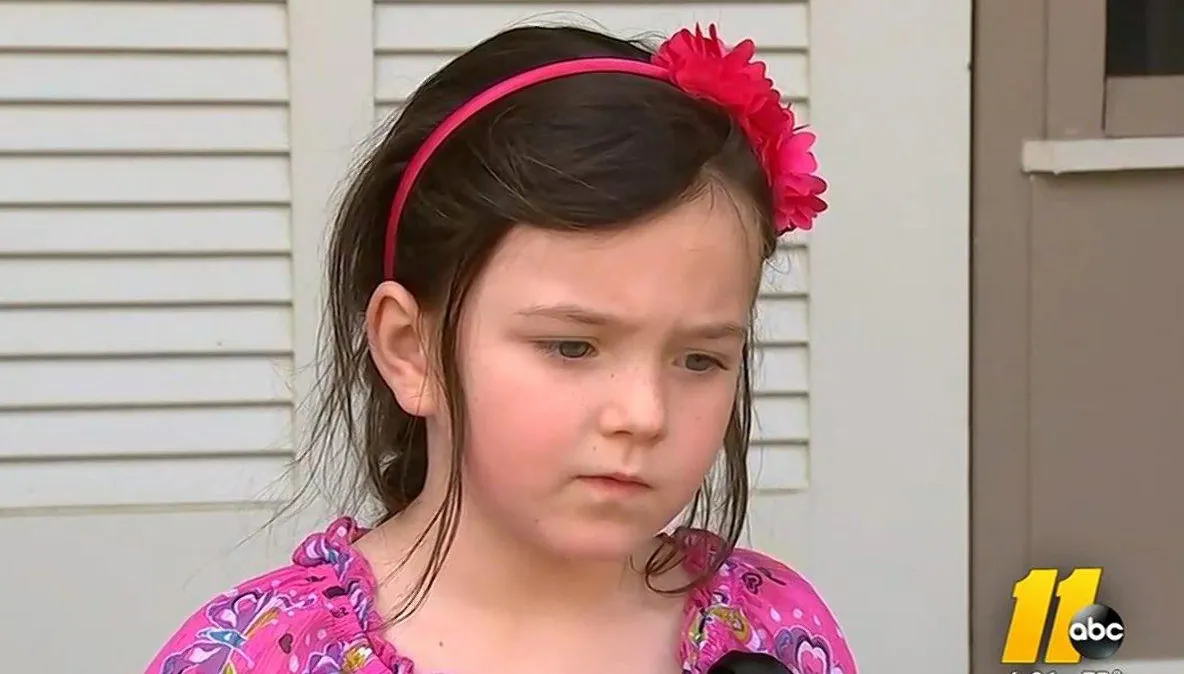 Fetiţă eliminată de la grădiniţă pentru că se juca! Ce i-au găsit educatoarele în mână