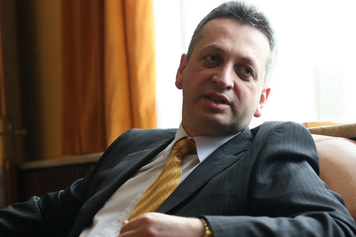 Relu Fenechiu le cere senatorilor schimbarea Codului Penal din spatele gratiilor