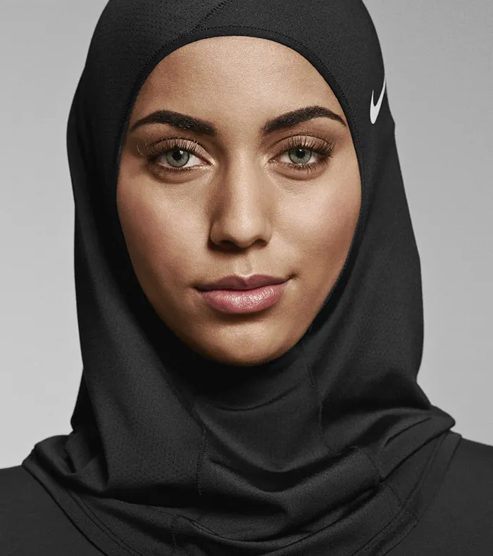 MESAJUL primit de femeile din Iran care nu poartă hijabul în mașină. Cât de departe merge regimul de la Teheran
