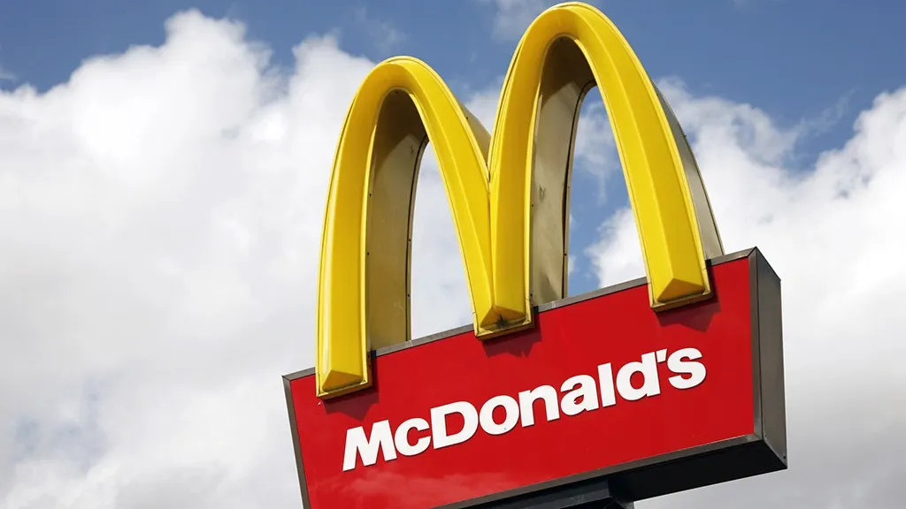 Streptococi FECALI în gheața băuturilor de la McDonald’s Băneasa, potrivit analizelor ANPC. Bacterii periculoase în alimente