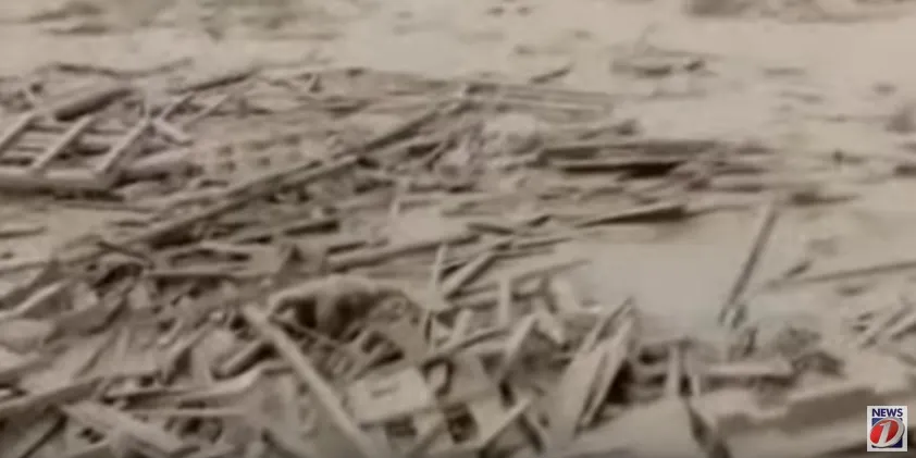 Pare filmarea unui dezastru natural, dar un DETALIU din imagine înfioară întreaga lume 