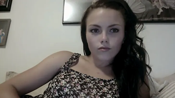 A uitat să oprească webcam-ul de la laptop. Ce au văzut toți prietenii ei 
