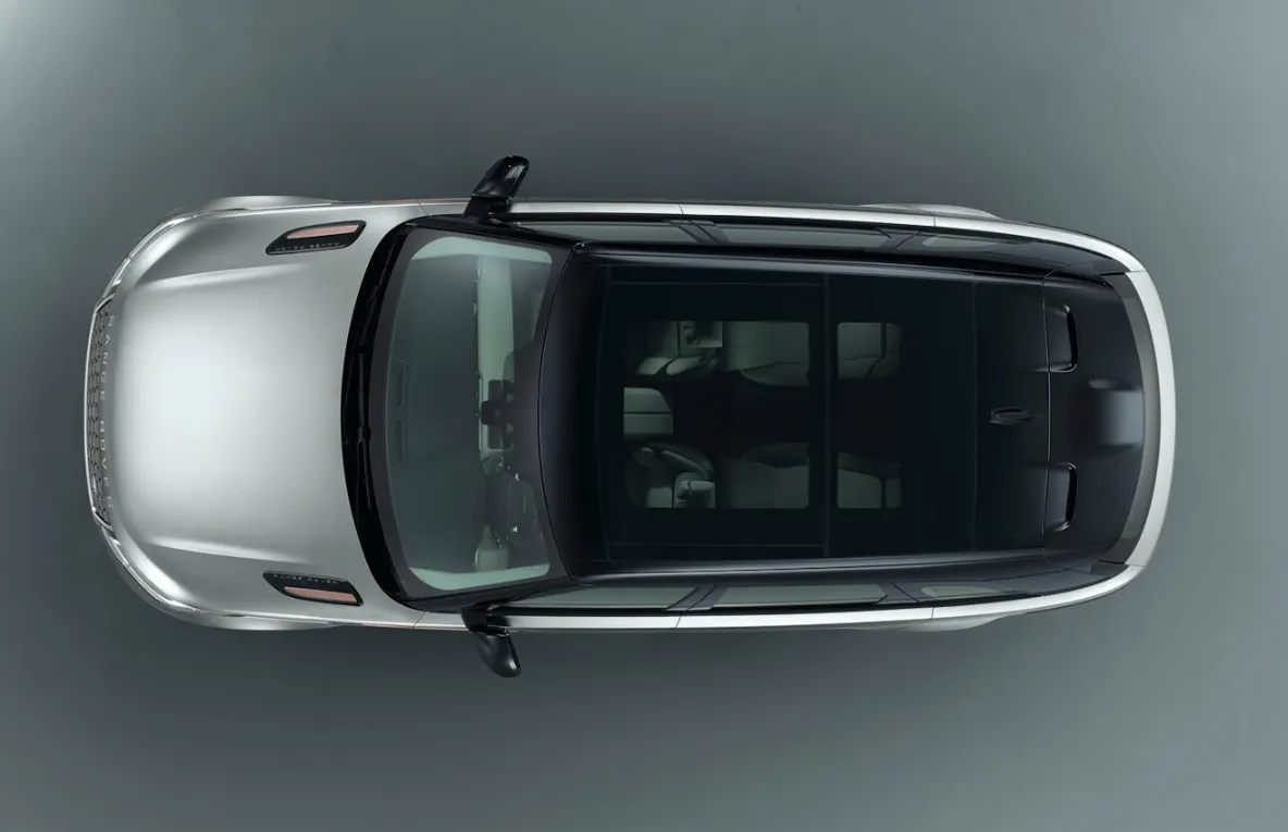 Range Rover vine tare pe turnantă. Ameninţă BMW X4, Porsche Macan și Audi Q5. Cum arată noul Velar