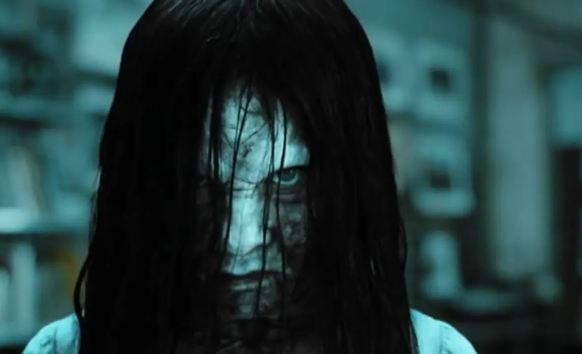Fata asta arăta îngrozitor într-un celebru film horror. Cum arată în realitate? Nu-ți vine să crezi