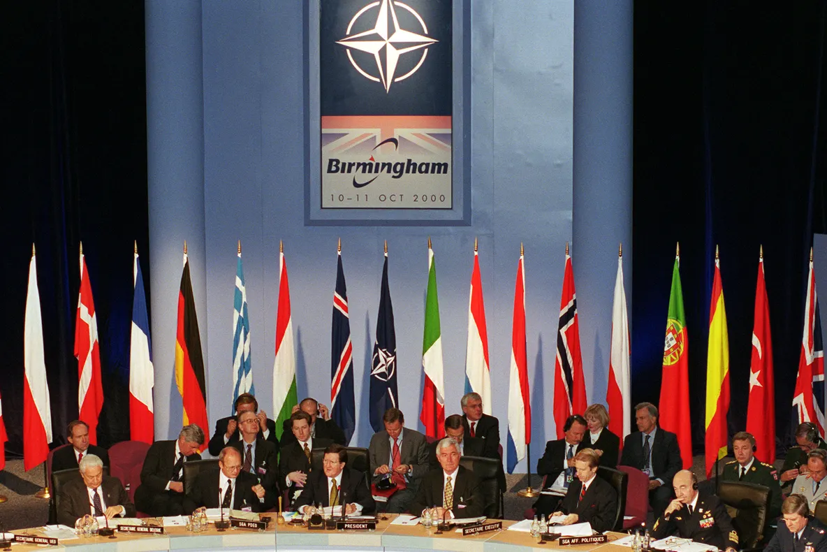 Întâlnire de gradul 0 în România: Foști șefi ai CIA și NATO vor dezbate problemele globale