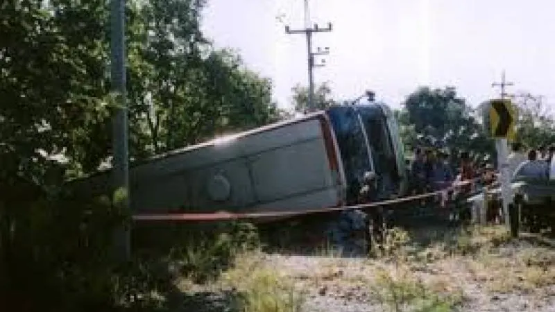 Cel puțin 11 morți într-un accident rutier în Pakistan. Un microbuz s-a prăbușit într-o râpă