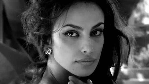 Mădălina Ghenea a născut