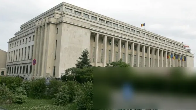 Apariţie INCREDIBILĂ, joi, în faţa Guvernului. Oamenii au crezut că nu văd bine. Rămâne o enigmă