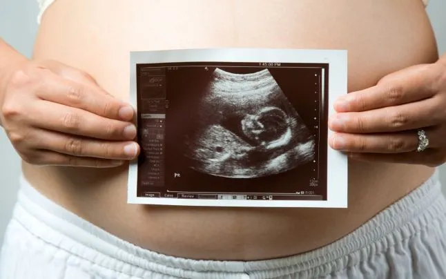 A dus o sarcină timp de 57 de ani. Când medicii au operat-o au găsit un bebeluș...DE NECREZUT