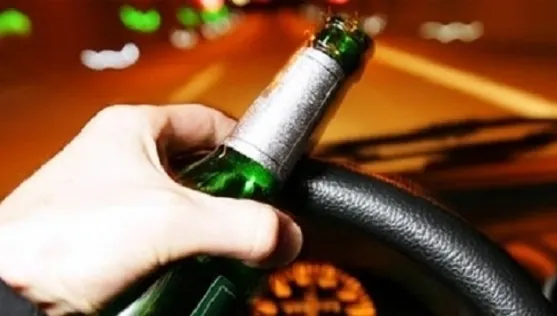 Şofer băut şi fără permis, oprit cu 12 focuri de armă, după o urmărire de 30 de km 