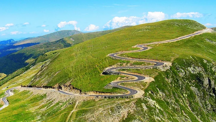 Traficul pe Transalpina a fost deschis, însă doar pe timpul zilei! Care sunt restricțiile orare