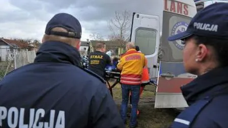 Şase oameni au murit, în urma prăbuşirii unei clădiri de locuinţe