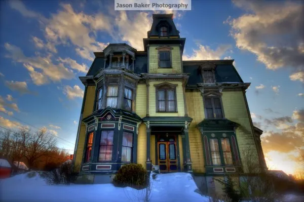 Un palat în stil victorian din 1875, scos la vânzare pe un preţ de nimic.ŞOC! De ce nimeni nu-l vrea