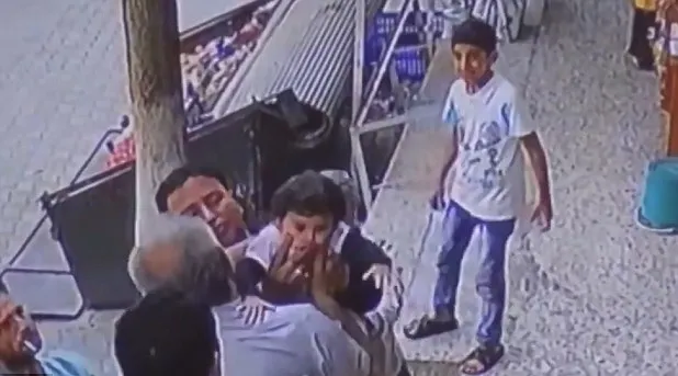 O fetiță de 2 ani a căzut de la etaj, dar a avut un noroc incredibil