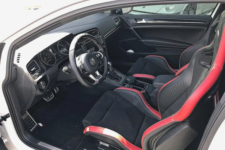 Cel mai tunat VW Golf din Europa, scos la vânzare. Cum arată şi cât costă