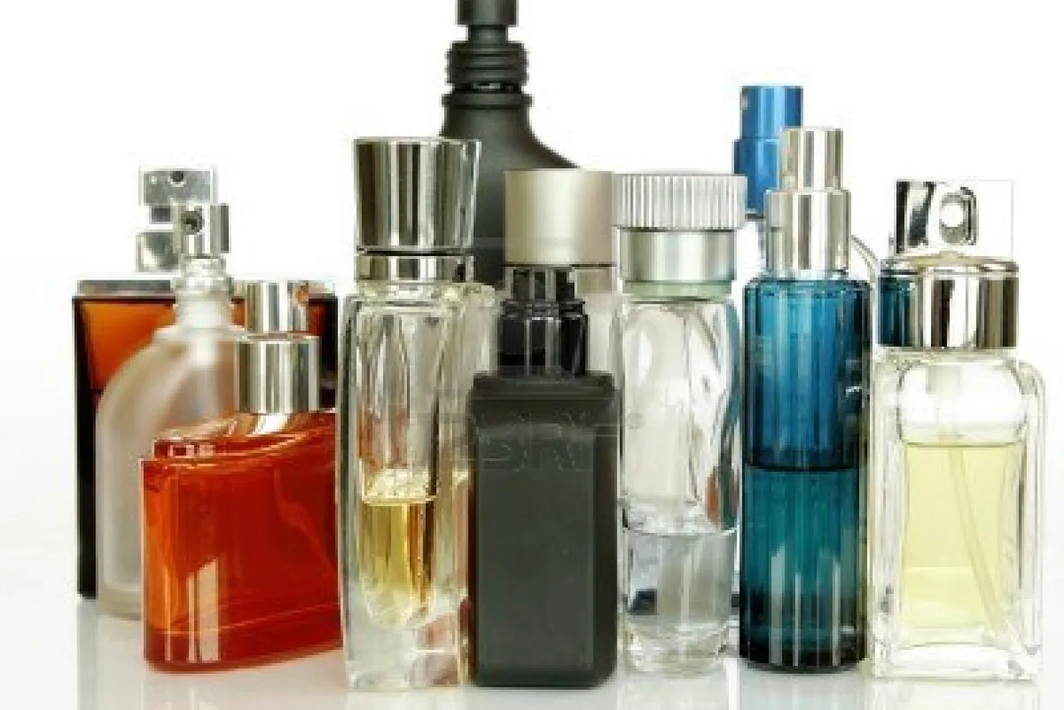 Cum deosebeşti un parfum ORIGINAL de unul FALS - 6 semne sigure