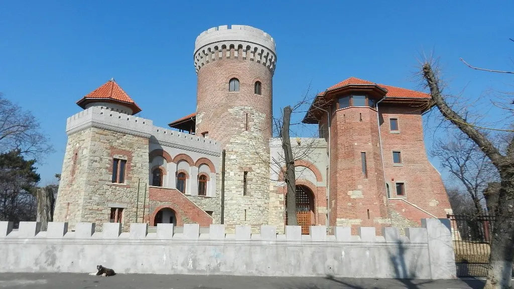 Noaptea Muzeelor 2017 la Castelul Ţepeş din Capitală și la Muzeul Aviației