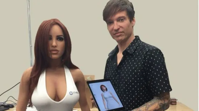Invenția secolului? Păpușa sexuală care este capabilă să poarte conversații