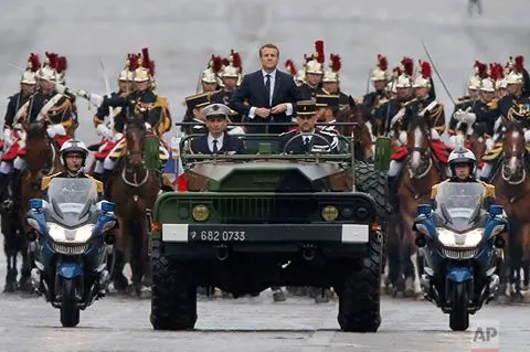 Emmanuel Macron, oficial preşedinte. Cea mai spectaculoasă fotografie de la ceremonie. Ce reprezintă
