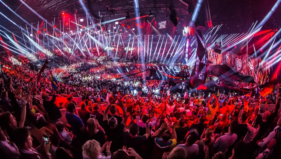 Moment penibil la Eurovision 2017. Când nimeni nu se aştepta, s-a urcat pe scena şi...