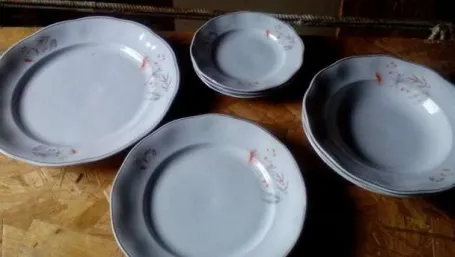 Ai astfel de farfurii în bucătărie? Aruncă-le imediat! Te pot îmbolnăvi grav