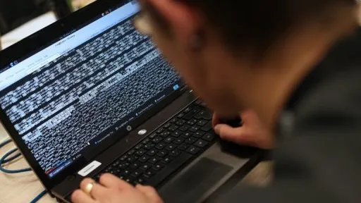 Cum afli dacă ești spionat de servicii. Trebuie doar să tasteziu următoarele CODURI SECRETE