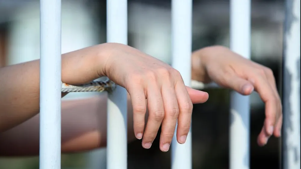 Și-a înjunghiat iubitul, dar a fost lăsată în libertate. Motivul judecătorilor? Incredibil