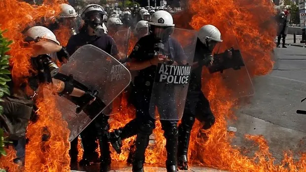 Noi măsuri de austeritate în Grecia. Se anunță proteste violente