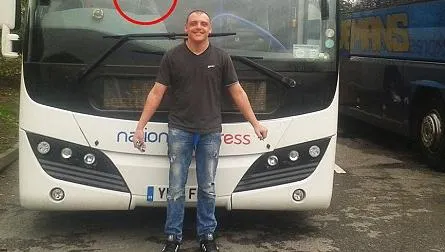 Şi-a făcut o fotografie în timpul unui pelerinaj, dar când a privit-o cu atenţie, ŞOC! Este ireal